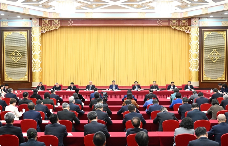 快讯：习近平看望全国政协委员